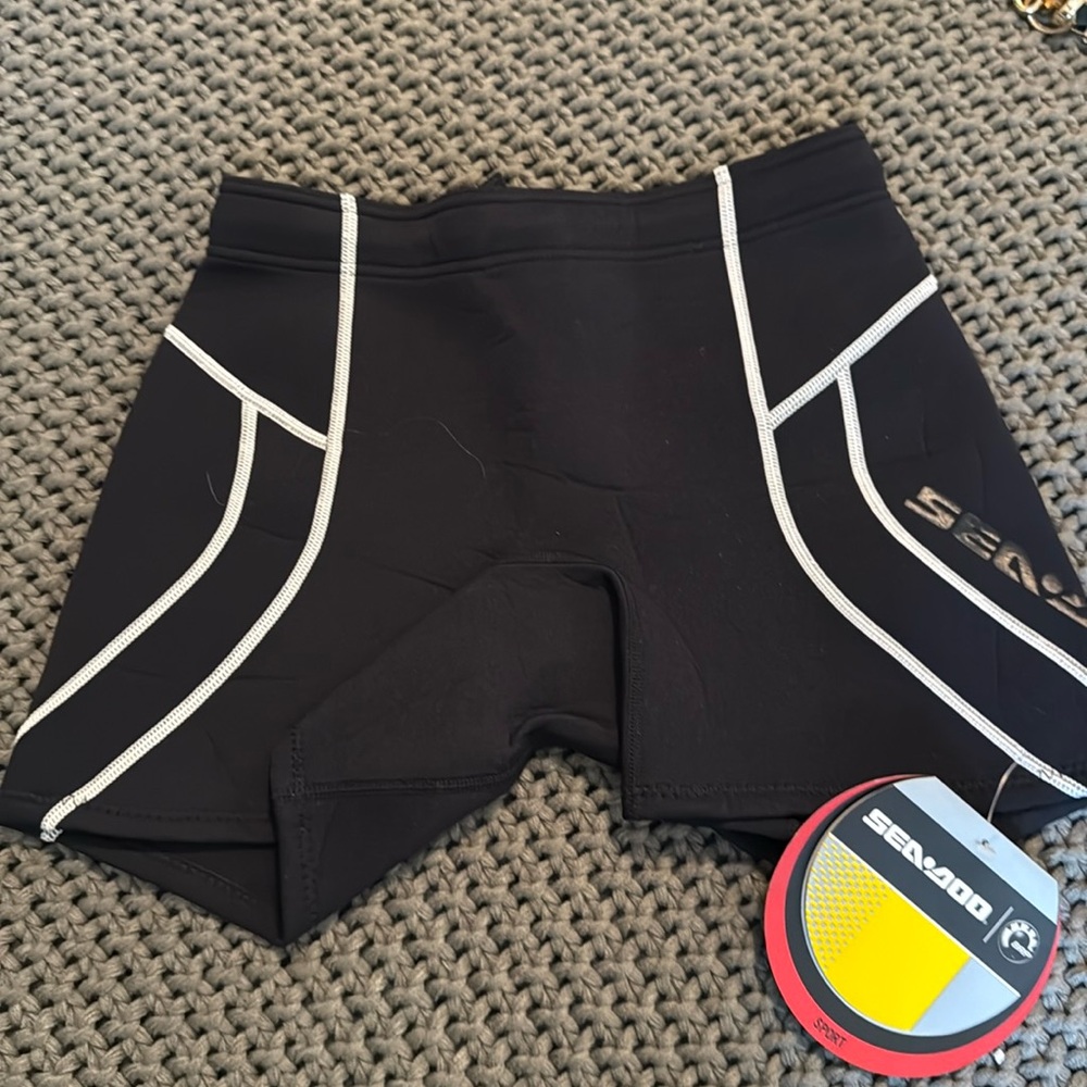 Women's Sea Doo shorts new with tags size large neoprene wet suit